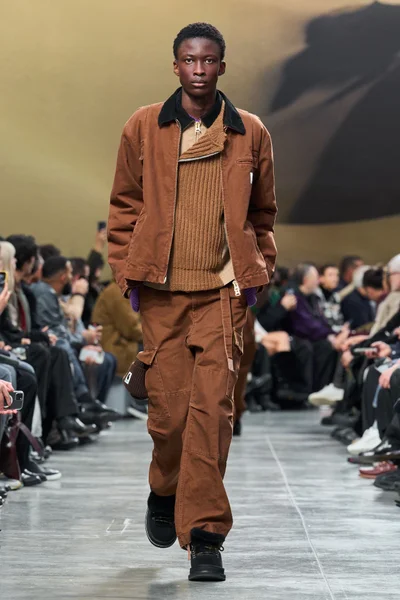 Look 28
